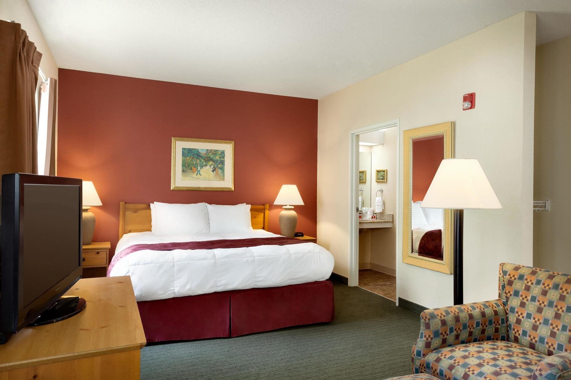 Hotel Baymont By Wyndham Wichita East Esterno foto